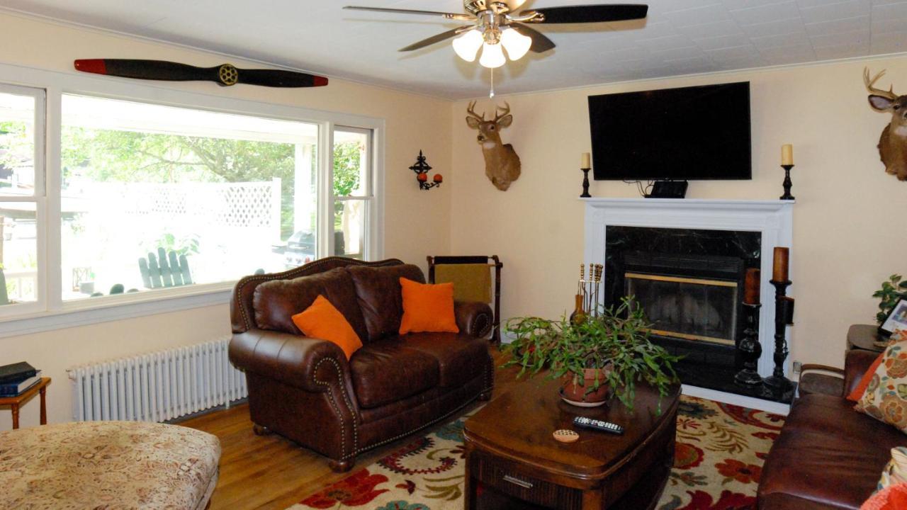 Maple Leaf Lodge Schroon Lake Exterior photo