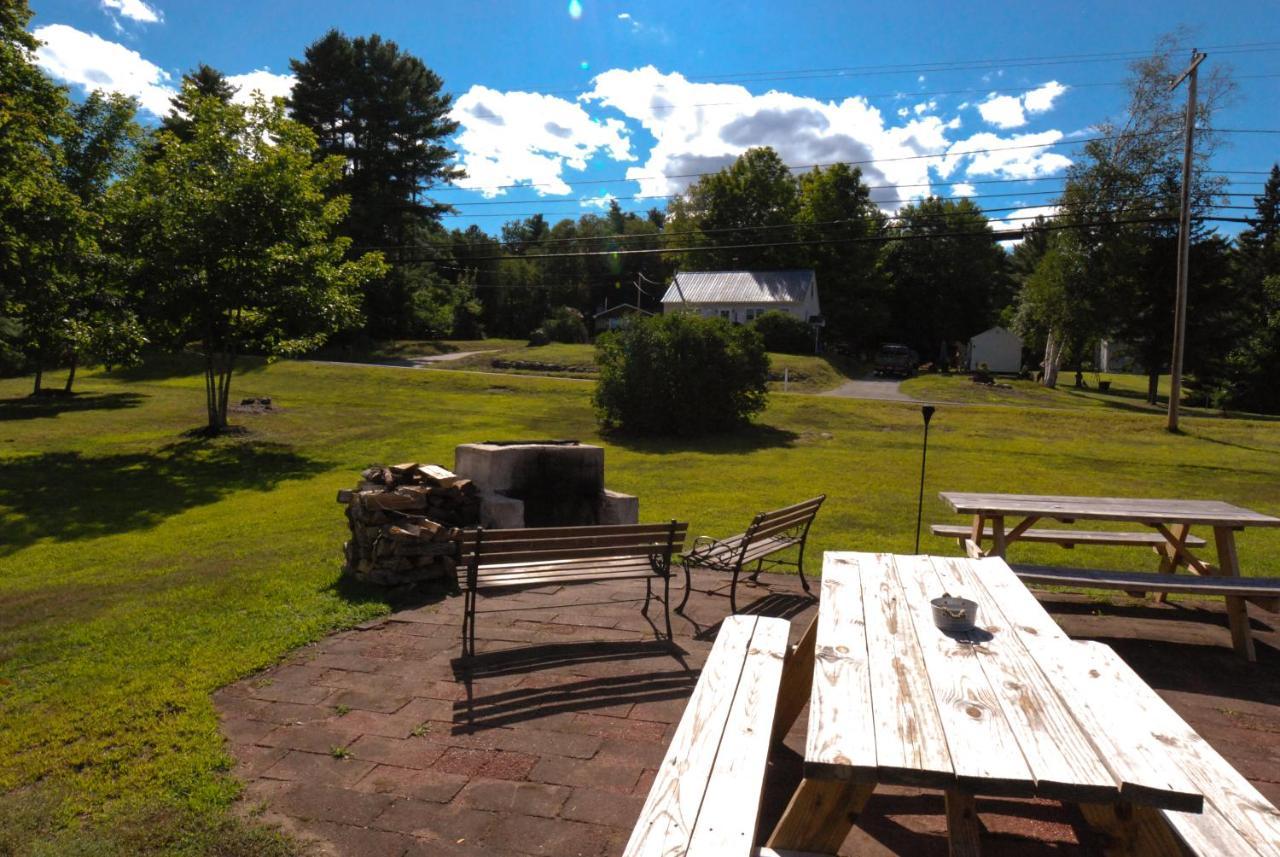 Maple Leaf Lodge Schroon Lake Exterior photo